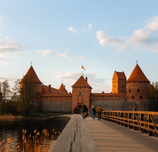 Туры в Литву 2025 из Москвы - цена на отдых от туроператора Tez Tour