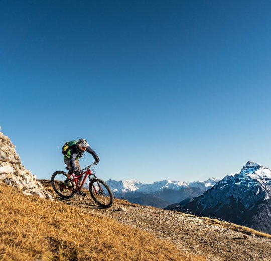 Туры Инсбруку 2025 - цены на путевки в Австрию из Москвы от туроператора Tez Tour